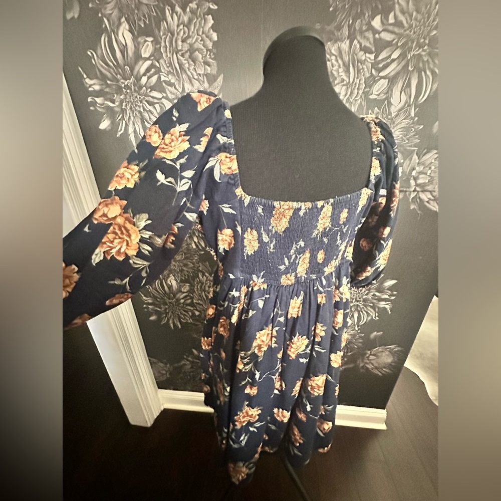 A&F Emerson Dress - Picture 7 of 9
